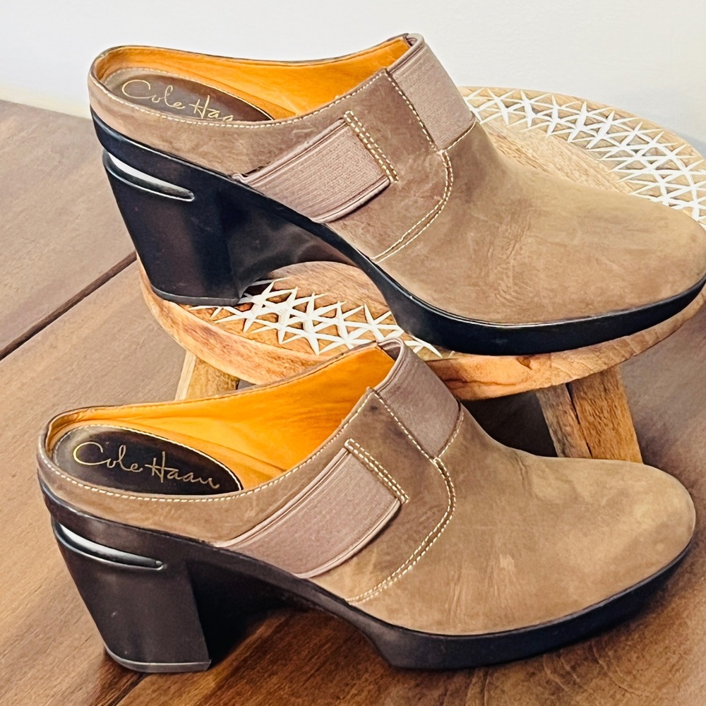 Cole Haan Nike Air Brown Suede Mules Clogs Block Heel D29428 Womens 7.5B